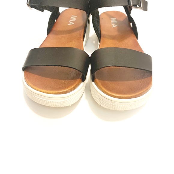 🖤MIA Platform Sandal🖤 - Picture 4 of 9